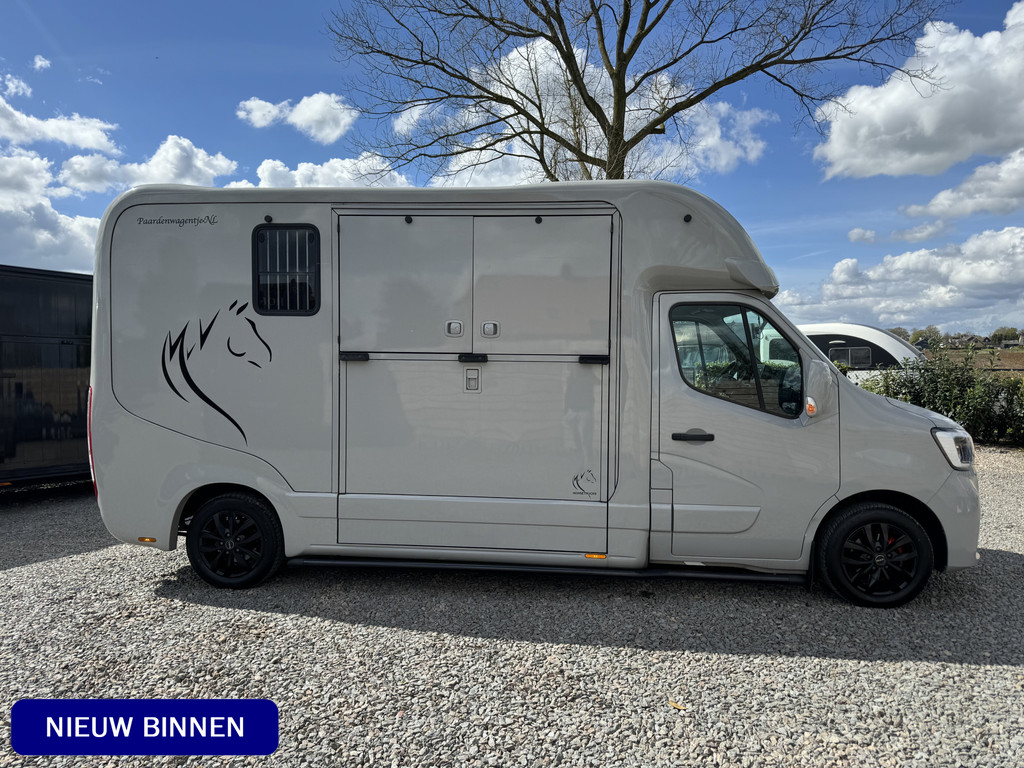 Renault Master PAARDENWAGEN | HORSETRUCK | KRISMAR | STALLION 3XL