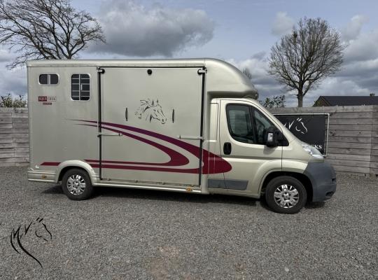 PEUGEOT EQUI-TREK
